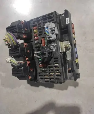 Peugeot 407 Fuse module 9658070980 BSML0900 S118983009B