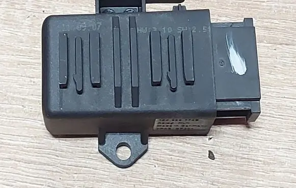 Volkswagen Touareg I Seat heating relay 1Z0959772B