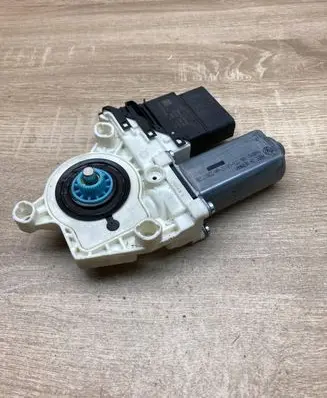 Volkswagen Golf V Rear door window regulator motor 1K0959704P 973622