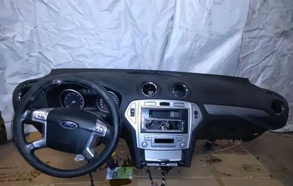 Ford Mondeo MK IV Dashboard 