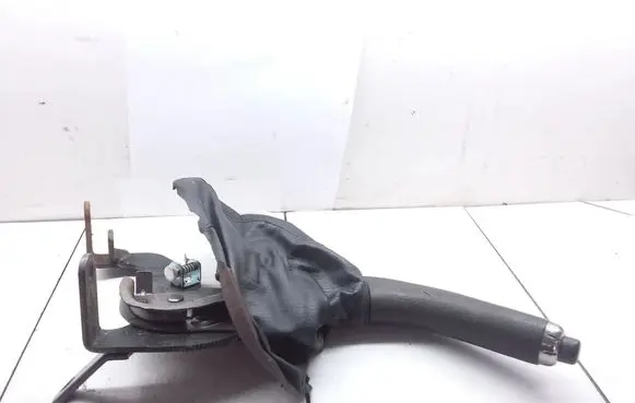 KIA Sorento Handbrake/parking brake lever assembly Y03W
