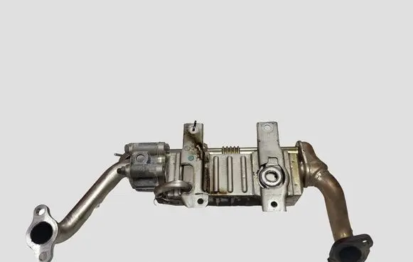 Toyota Avensis T270 EGR valve cooler 256010R020 13064130000
