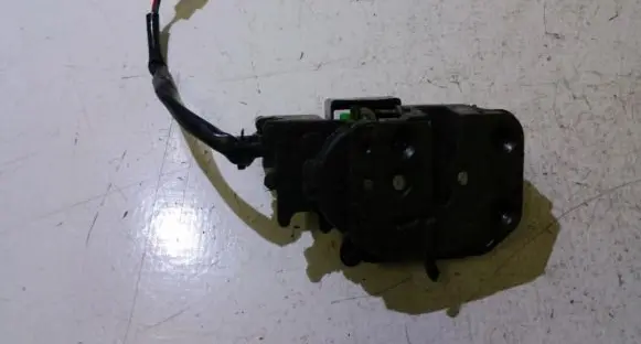 Mazda 626 Front door lock 1528007031 152800-7031