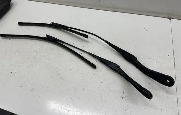 BMW 3 F30 F35 F31 Front wiper blade arm