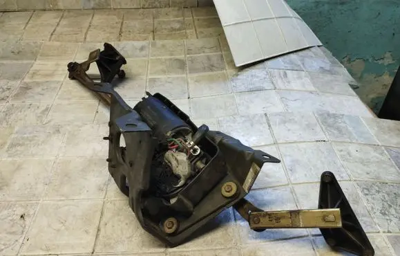Nissan Serena Front wiper linkage and motor 964564 9390332230