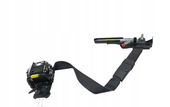 Infiniti Q50 Front seatbelt 