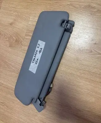Volkswagen Touareg I Sun visor