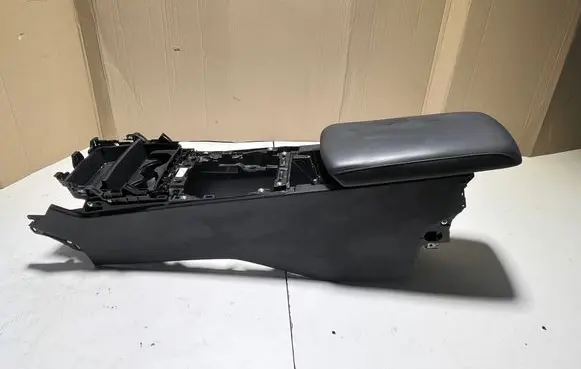 Mazda 3 Center console BDGF64441 K3006 BDGF-64441