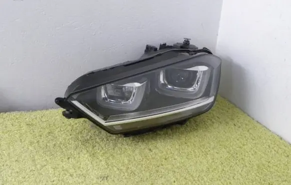 Volkswagen Golf Sportsvan Headlight/headlamp