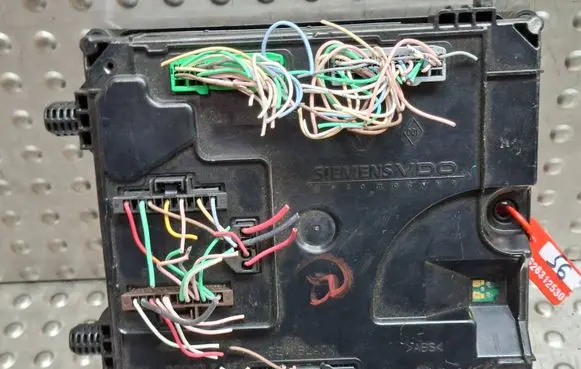 Renault Laguna III Comfort/convenience module S26312530 A2C53186521 284B10028R