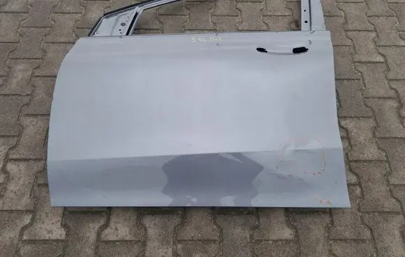 Mercedes-Benz B W247 Front door