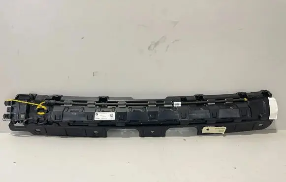 BMW X7 G07 Rear bumper mounting bracket 8070391 7391042