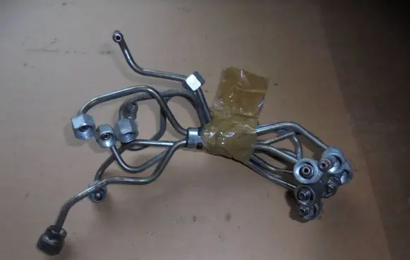 Volvo XC60 Fuel injector supply line/pipe 