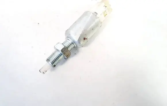 Toyota RAV 4 (XA30) Brake pedal sensor switch