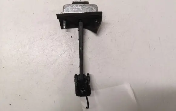 Ford Focus Front door check strap stopper