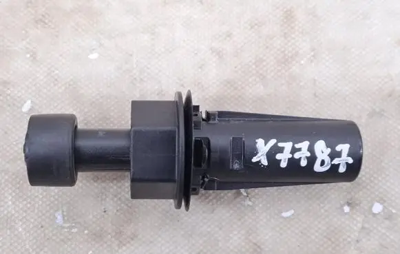 Opel Mokka B Tailgate/trunk/boot lid buffer 9825394180