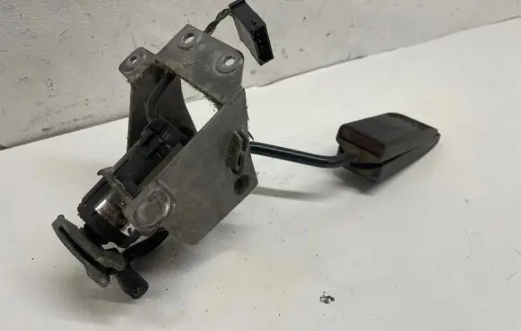 Audi A6 S6 C4 4A Accelerator pedal position sensor 0205001001 443721506E 26100696