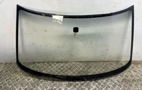 Mitsubishi 3000 GT Front windscreen/windshield window