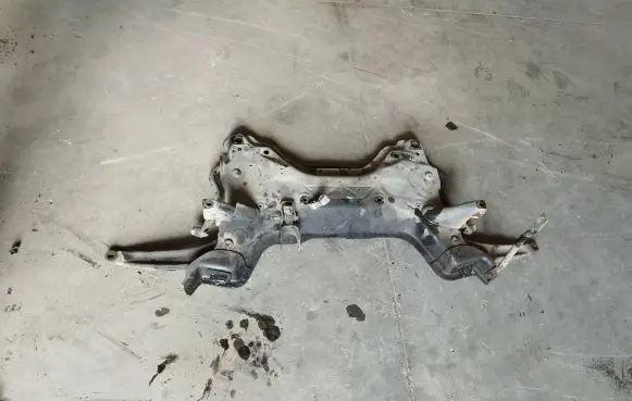 Peugeot 308 SW Front subframe
