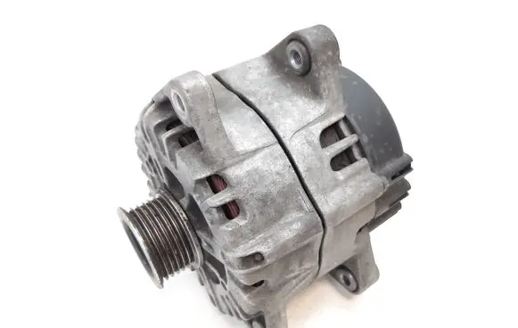 Mercedes-Benz E W212 Generator/alternator A0009062922 2613886A 413000789