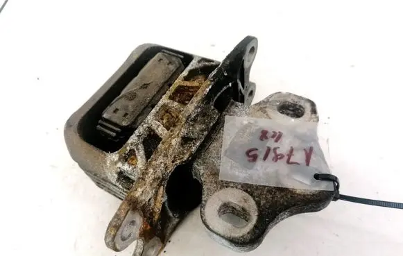 BMW 2 F22 F23 Engine mount bracket