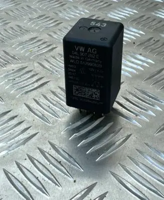 Volkswagen Arteon Glow plug pre-heat relay 04L907282E 51299083B