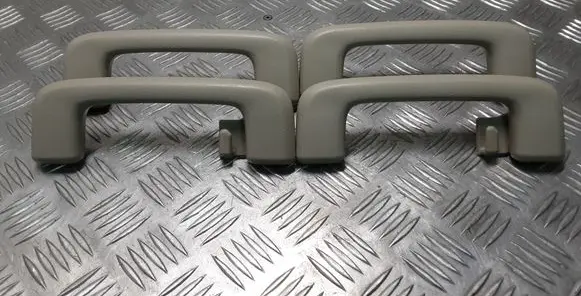 Mitsubishi Outlander A set of handles for the ceiling 