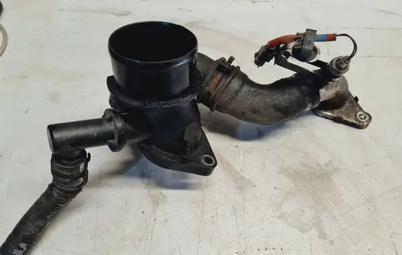 Mercedes-Benz Vito Viano W447 Turbo air intake inlet pipe/hose 1243227S03