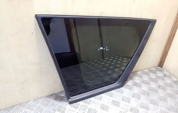 Mitsubishi Outlander Rear side window