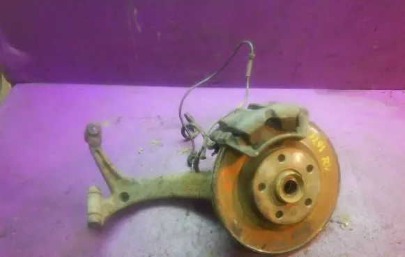 Volkswagen PASSAT B5 Front wheel hub spindle knuckle