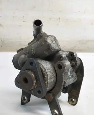 BMW 3 E36 Power steering pump