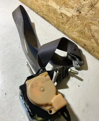 Mazda 6 Front seatbelt