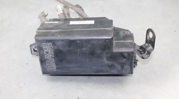 Subaru Outback Fuse module MB500100B 82231AE07B