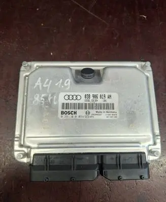Audi A4 S4 B5 8D Engine control unit/module 038906019AN 28SA4597 0281010094