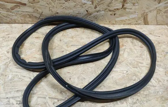 Seat Ibiza IV (6J,6P) Trunk rubber seal (body) 