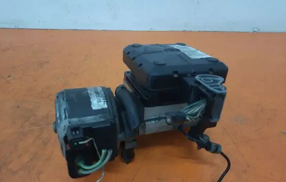 Citroen C5 Power steering pump 963671388000