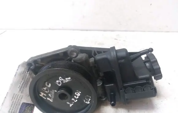Mercedes-Benz C W204 Power steering pump A0064661501
