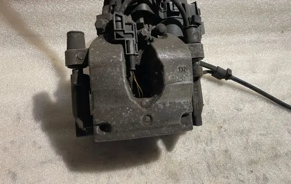 Mercedes-Benz E W238 Rear brake caliper A2534231098