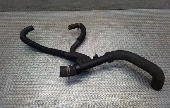 Renault Trafic III (X82) Engine coolant pipe/hose S6000304