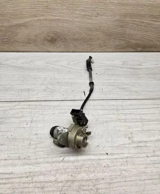 Audi A4 S4 B7 8E 8H Tailgate exterior lock 8E0827573
