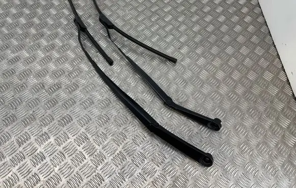 KIA EV3 Headlight wiper blade set