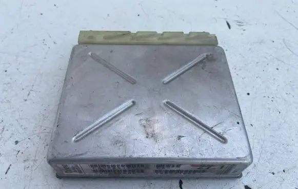 Volvo V70 Engine control unit/module 09480761 P09480761