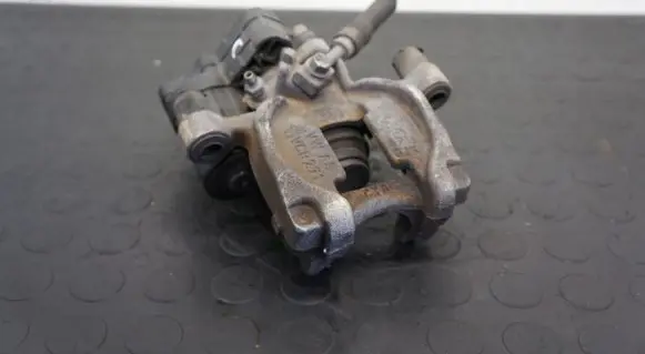 Volkswagen Golf VII Rear brake caliper 5Q0615405