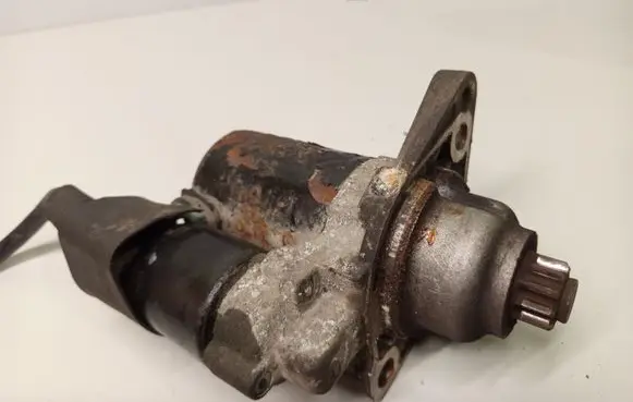 Volkswagen Touran I Starter motor 