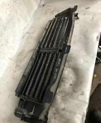 Volvo S90, V90 Front bumper lower grill 31383212