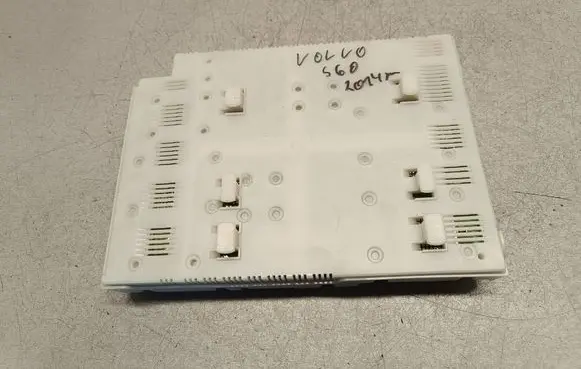 Volvo S60 Fuse module 31384933B 31384933 8X143720040