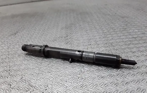 Audi A6 S6 C5 4B Fuel injector 059130201A