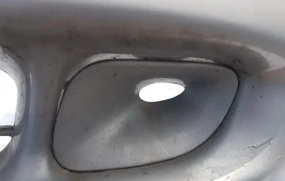 Hyundai Lantra II Front bumper lower grill