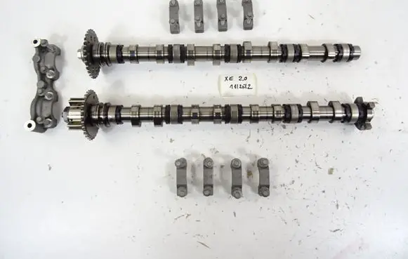 Jaguar XE Camshaft G4D36A272BB