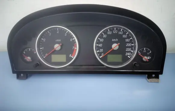 Ford Mondeo Mk III Speedometer (instrument cluster) 1S7F108412 44ZU187